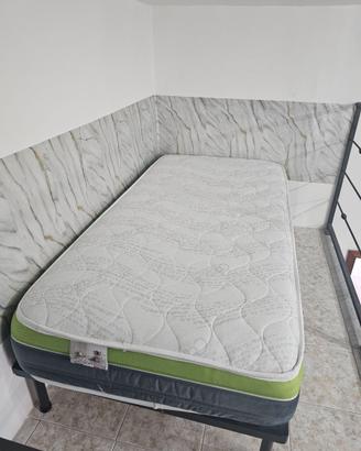 Materasso Memory + rete letto a doghe ortopediche