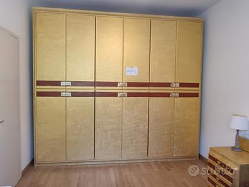 Armadio grande legno dorato