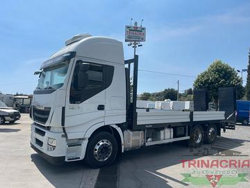 IVECO STRALIS 260S48 EURO 6 PIANALE CON RAMPE IDRA