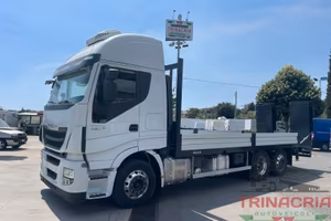 IVECO STRALIS 260S48 EURO 6 PIANALE CON RAMPE IDRA
