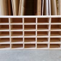 Bacheca orizzontale portaoggetti in legno di abete