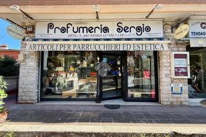 NEGOZIO A MENTANA