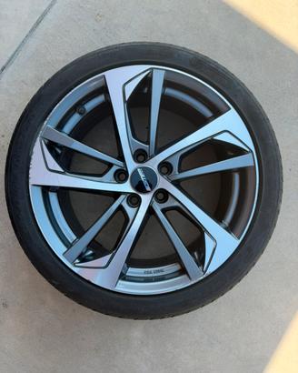 Set 4 cerchi con gomme Pirelli P Zero 235/40 R18