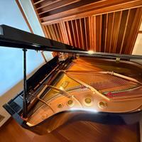 YAMAHA Pianoforte a coda C3