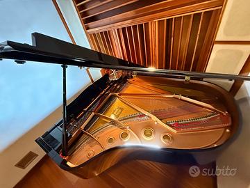 YAMAHA Pianoforte a coda C3