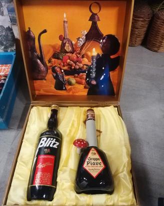 bottiglie antiche di liquore pregiato 