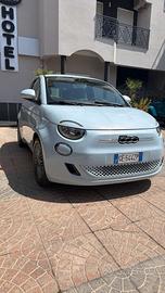 Fiat 500 500e Berlina 42 kWh La Prima