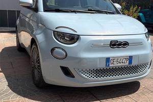 Fiat 500 500e Berlina 42 kWh La Prima