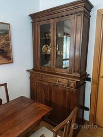 Credenza con vetrinetta in legno massello