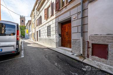 CASA SEMINDIPENDENTE A GUASTALLA