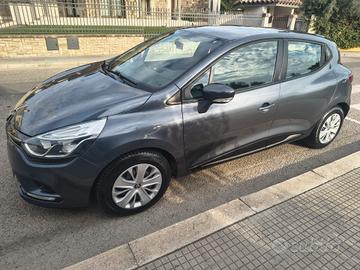 Renault Clio dCi 8V 75 CV 5 porte Moschino Life