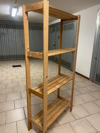 Scafalatura in legno