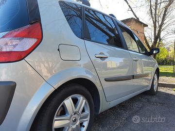 renault scenic /GPL