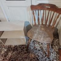 N.2 arredi economici in legno da rivedere(tot €13)