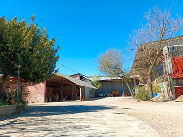 Capannoni cascine magazzini