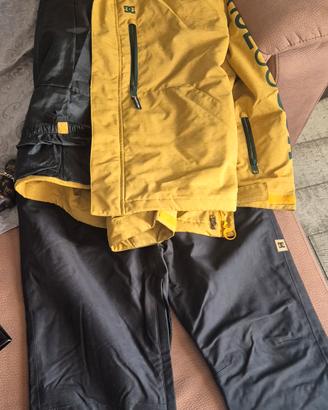 giacca e pantaloni e felpa giubbotto snowboard DC 