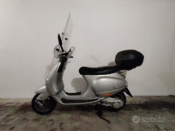 Vespa 125 ET4