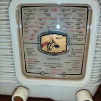 Radio a valvole da comodino