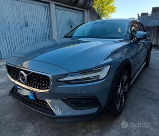 Volvo V60 Cross Country B4 Business Pro