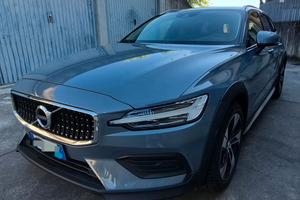 Volvo V60 Cross Country B4 Business Pro
