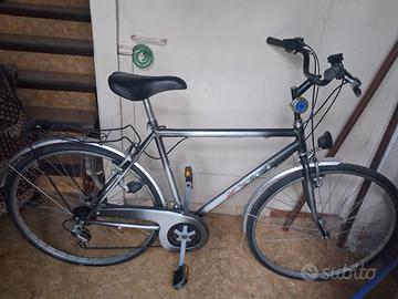 A FELTRE DIVERSE BICICLETTE DA ADULTO 3 PER BAMBIN