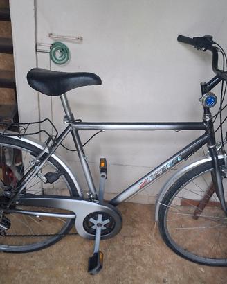 A FELTRE DIVERSE BICICLETTE DA ADULTO 3 PER BAMBIN