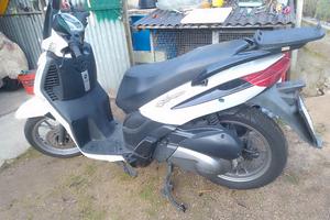 Benelli cafènero 150 raffreddato a liquido 