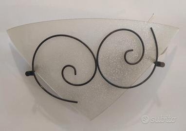 Applique da parete vetro satinato e ferro battuto