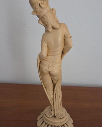 Statuetta femminile cinese