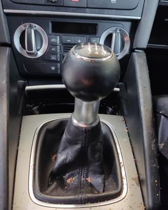 Leva cambio AUDI A3 SPORTBACK 1968cc TDI del 2008