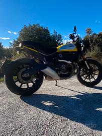 Ducati Scrambler 803 Icon Yellow