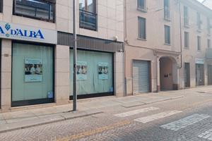 Ampio garage ad Asti in Corso Vittorio Alfieri