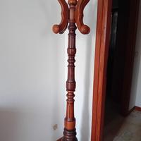 Appendiabiti in legno