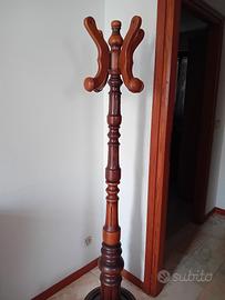 Appendiabiti in legno