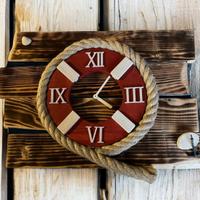 Orologio da parete fatto a mano in legno e resina