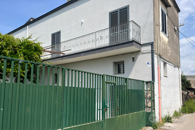 FABBRICATO INDIPENDENTE CON SPAZIO ESTERNO