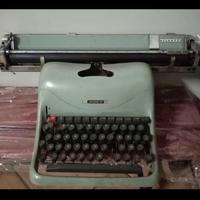 Macchina da scrivere Olivetti