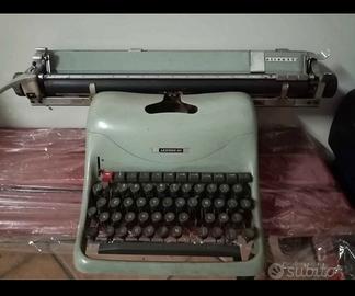 Macchina da scrivere Olivetti