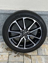 Pneumatici con cerchi Toyota Yaris Cross GR Sport