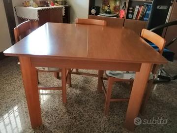Tavolo da pranzo allungabile + 4 sedie