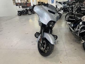 Harley-Davidson Touring Street Glide STREET G...