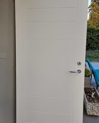 porte per casa hotel  bianche con chiave