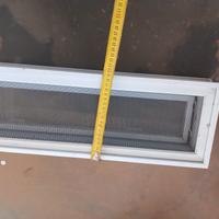 FINESTRA PER VETRO MATTONI €10*)