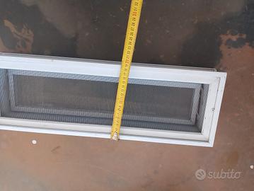 FINESTRA PER VETRO MATTONI €10*)