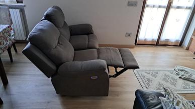 Divano 2 posti con recliner elettrico