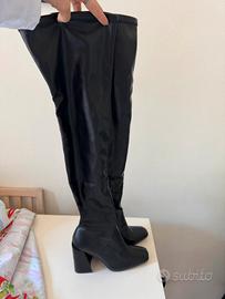 Stivali sopra il ginocchio