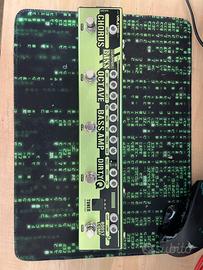 Pedaliera multi effetto per basso