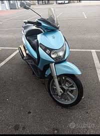 Piaggio Beverly 