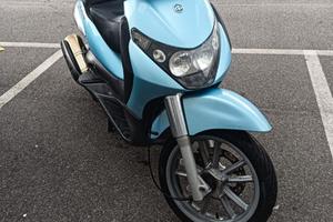 Piaggio Beverly 