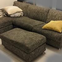 Divano 4 posti grigio\nero con isola